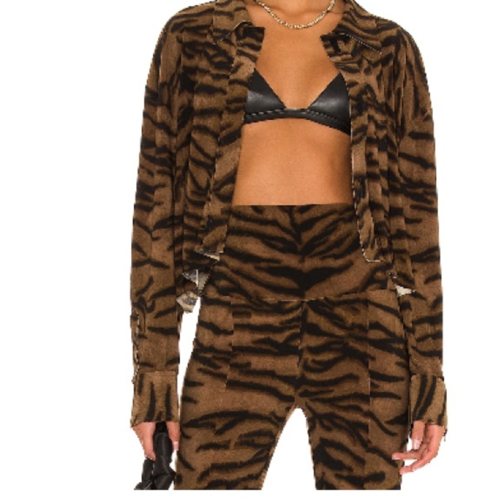 Norma Kamali Brown & Black Tiger-Print Flare Pants and cropped oversized shirt - Picture 2 of 5